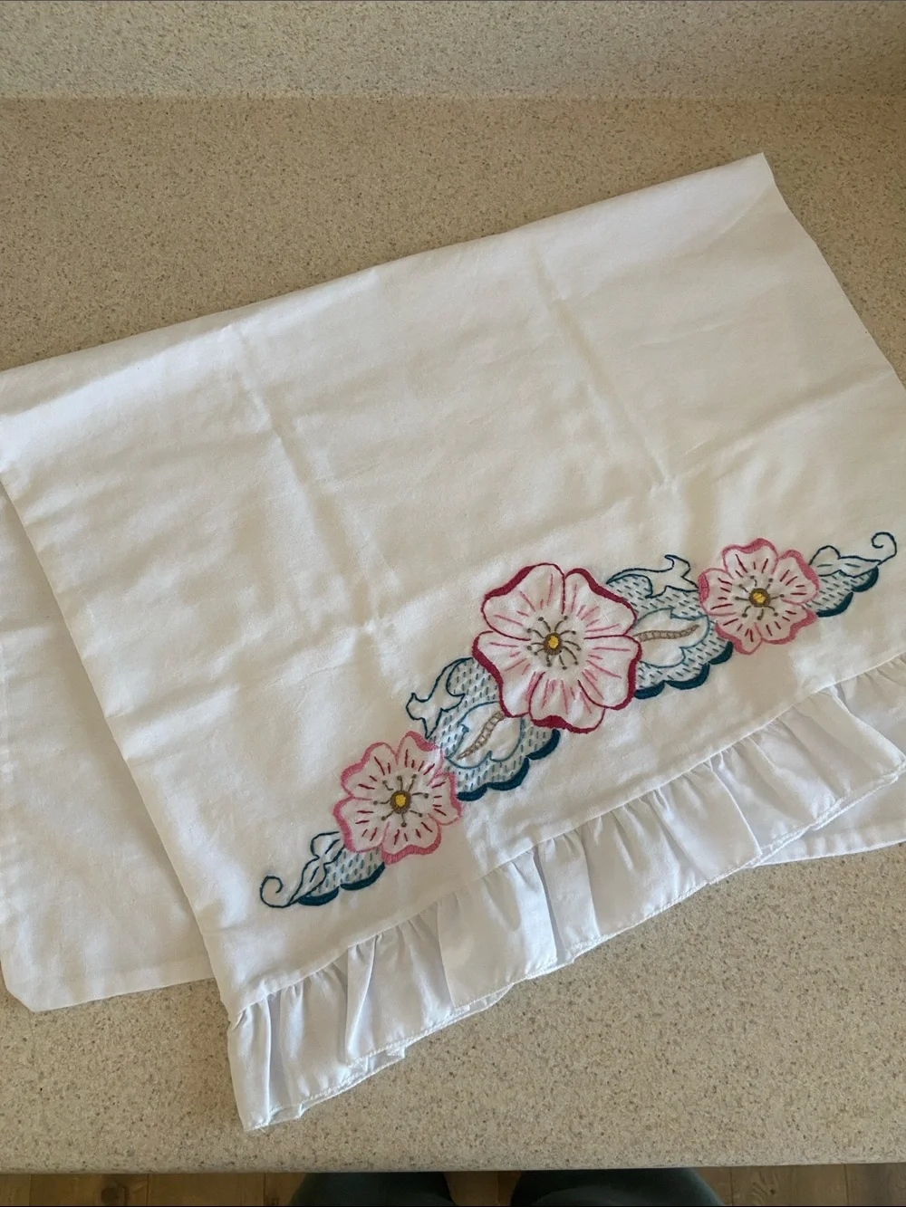 Vintage Hand Embroidered Floral Pillowcases Pair Ruffle